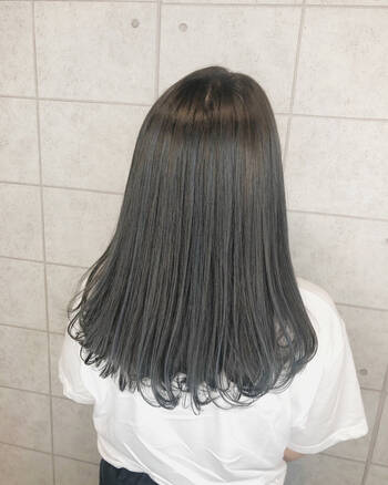 ダークグレーのヘアカラー 秋冬にイメチェンできるヘアカタログ15選 Hair